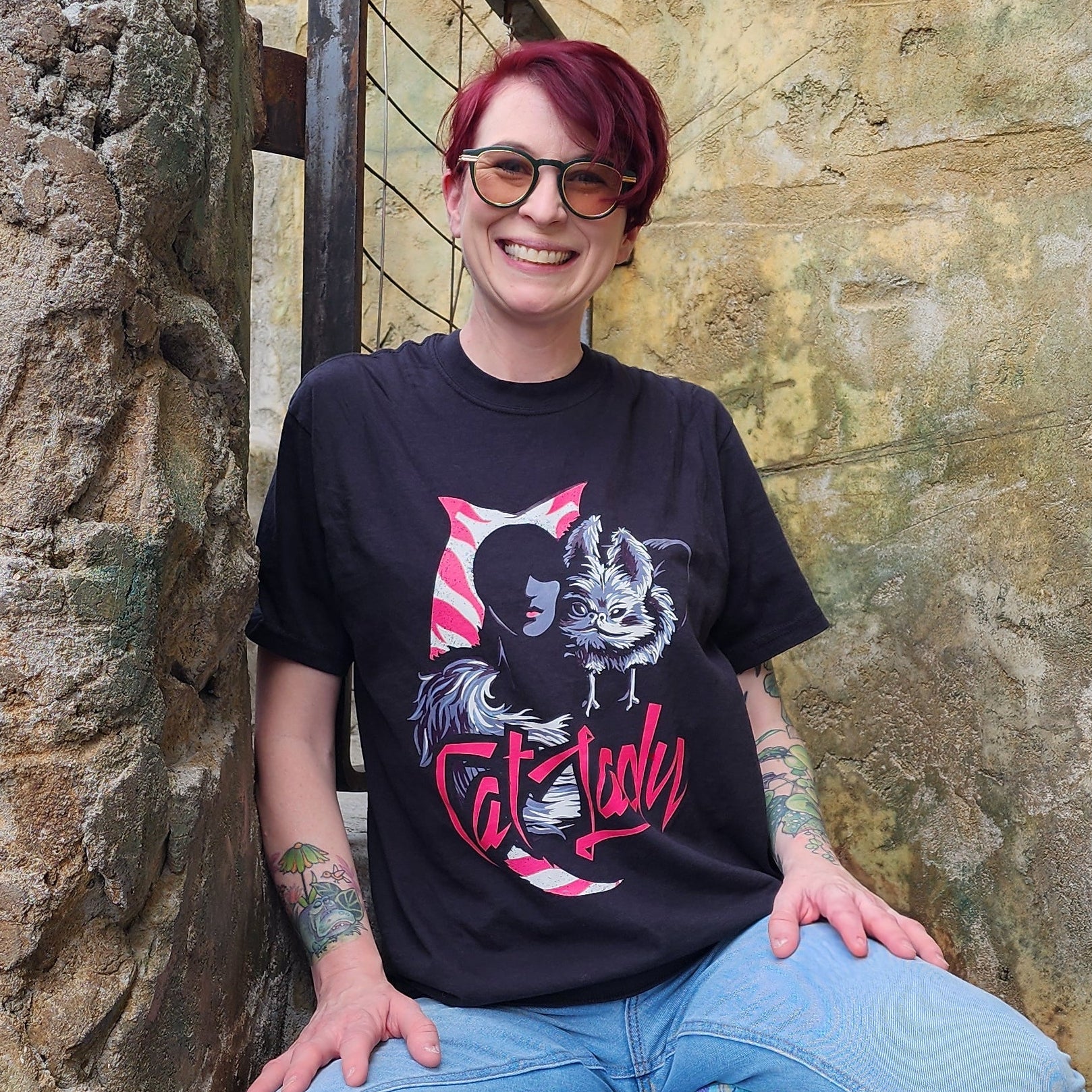 lady wearing loth cat shirt